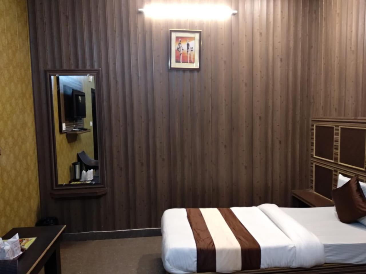 Grg Pardesi Hotel Haridwar Luaran gambar